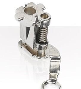 24 - Pied pour broderie mains libres